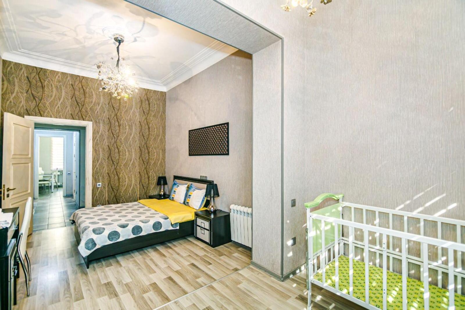 Apartment Azneft Square Deluxe Baku
