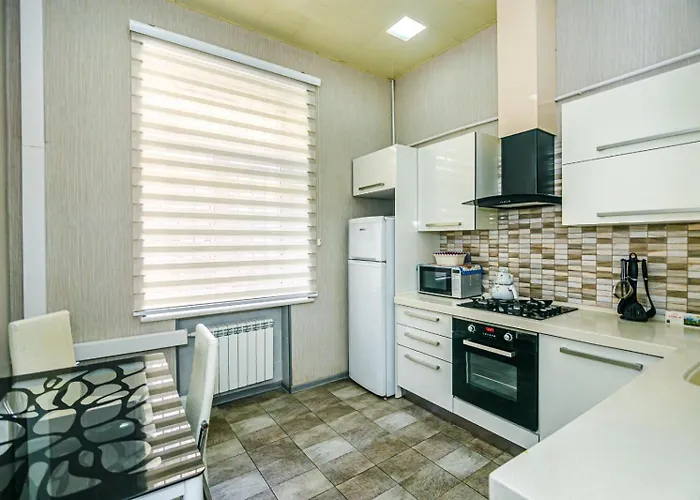 Azneft Square Deluxe Apartment